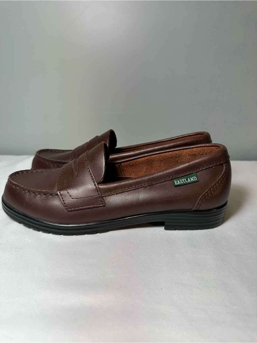 Woman’s Eastland Brown Leather Upper Casual Loafer Shoes (New, no box)